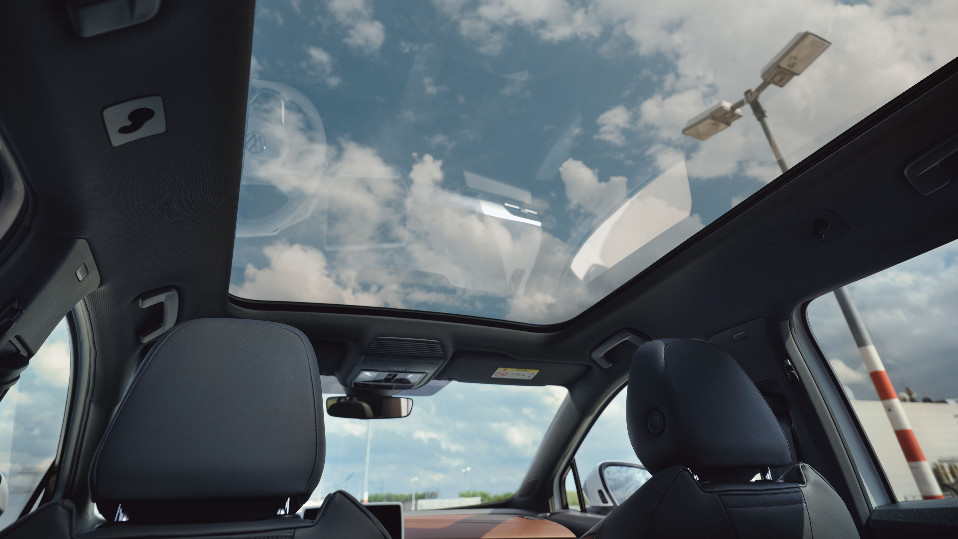 Üveg panorámatető a Volkswagen ID.4-ben