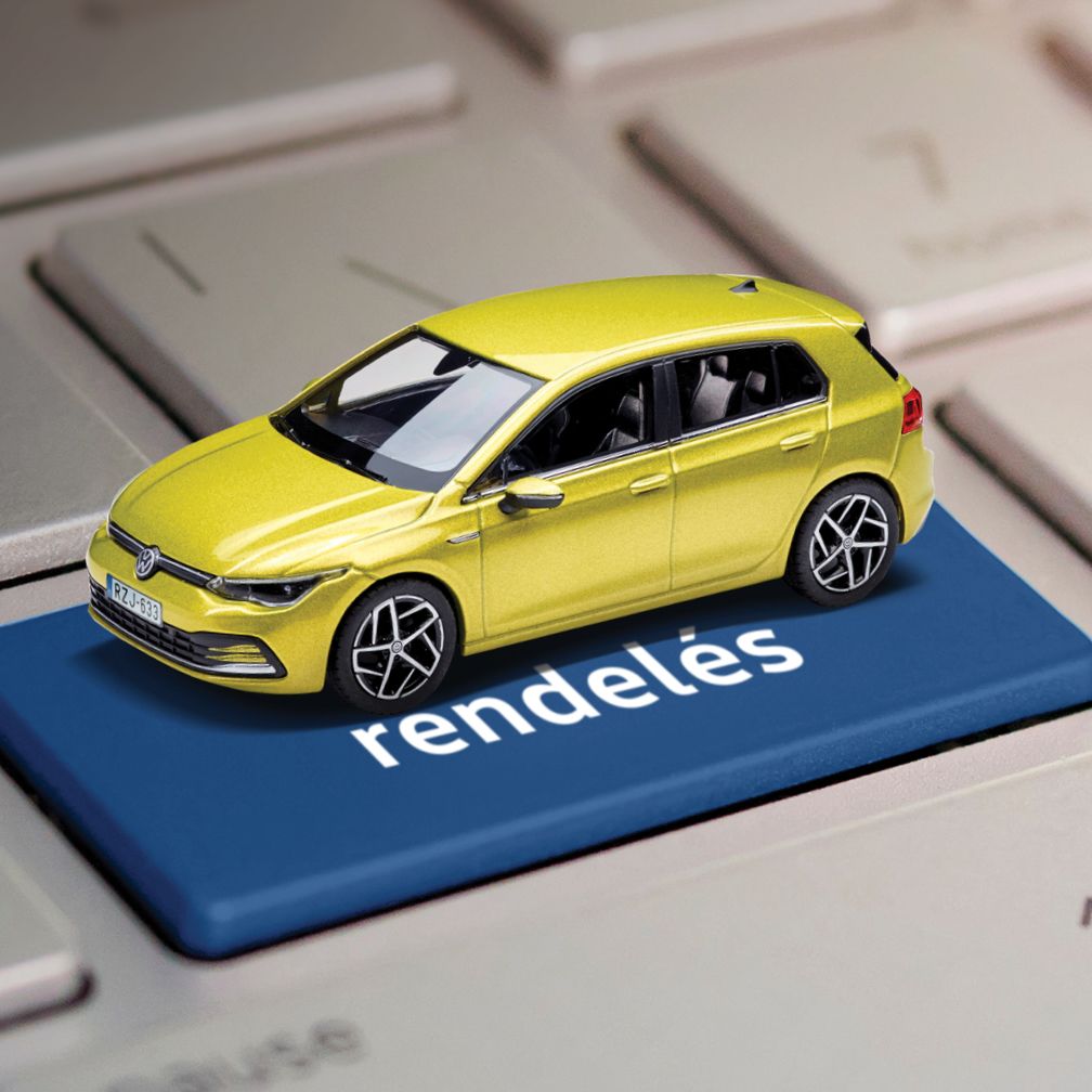 Egy VW modell egy rendelés feliratú billentyűzet gombon