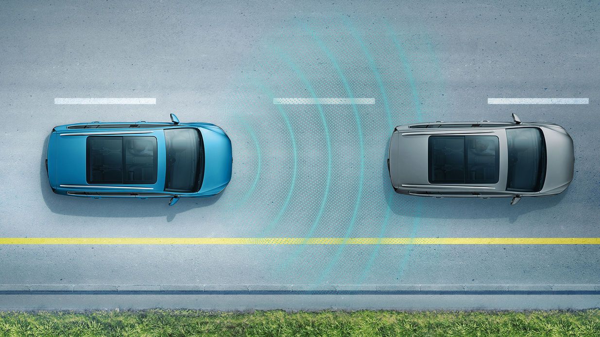 vw volkswagen passat blau mobiler schluesser frau