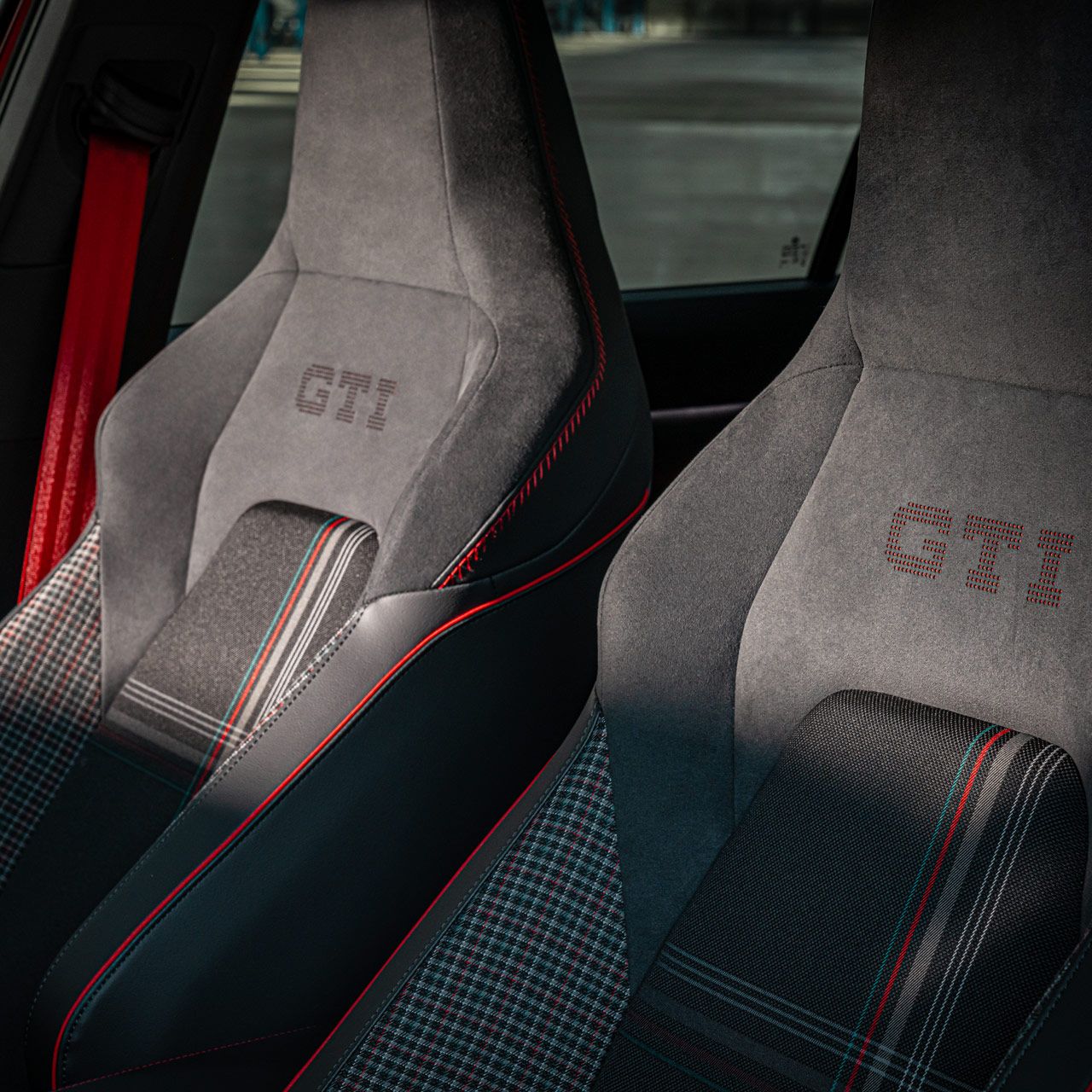 GTI feliratú sport ülések