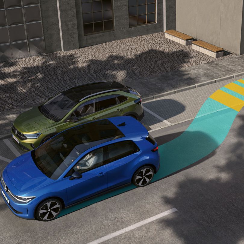 Az illusztráció sematikusan, egy VW ID. Polo példáján mutatja be a parkolássegítő rendszer memóriafunkciójának működését.