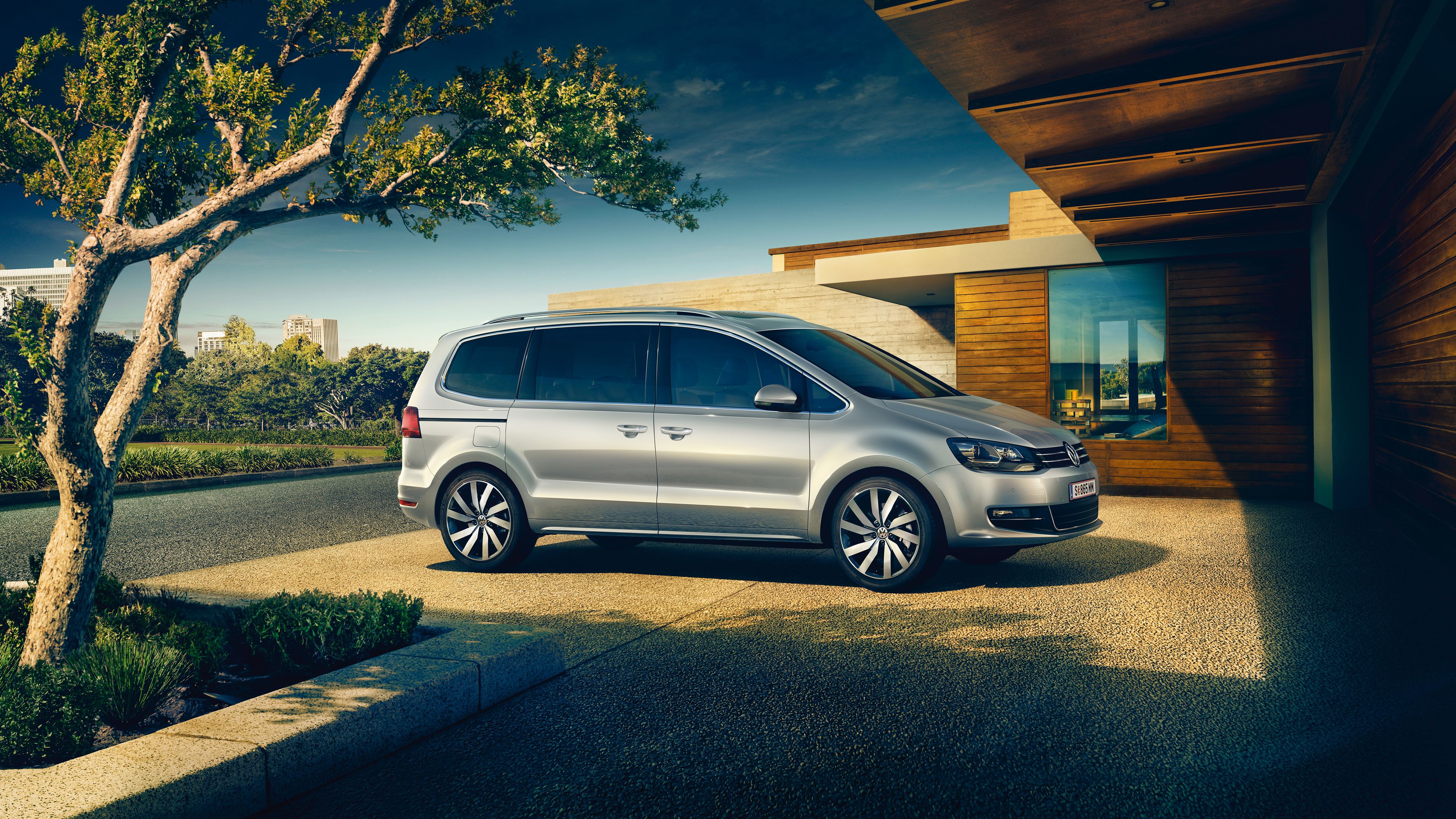 vw touran van seitenansicht