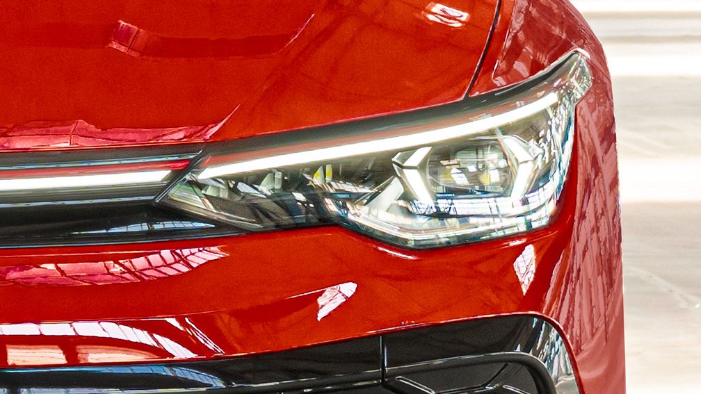 Piros Golf GTI, fényszórója